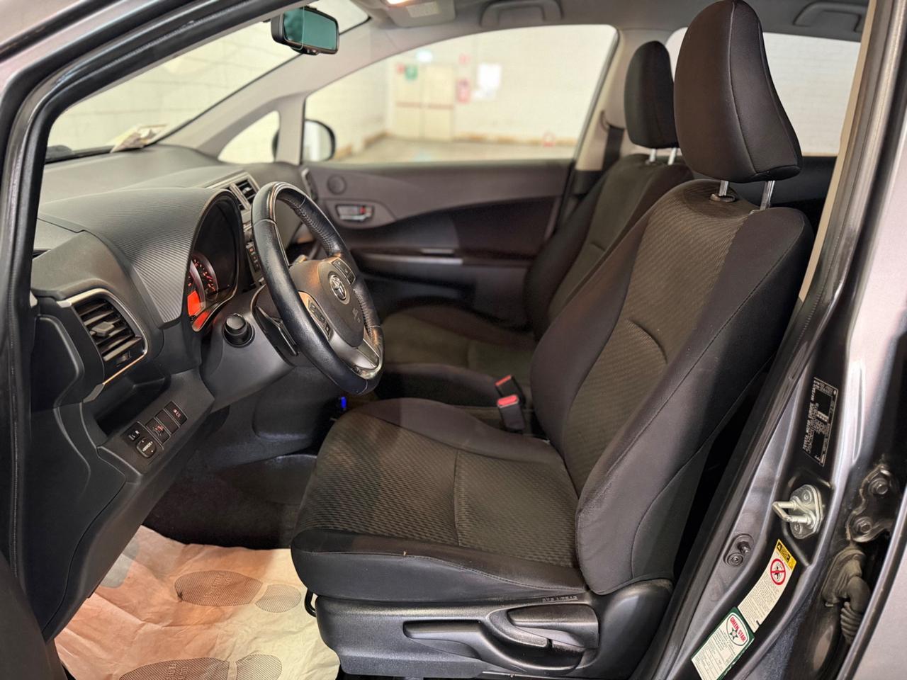 Toyota Verso-S 1.3 MT Active