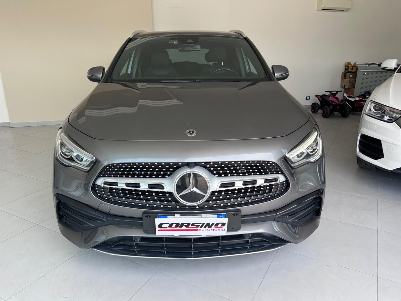 MERCEDES-BENZ GLA 200 d Automatic Premium