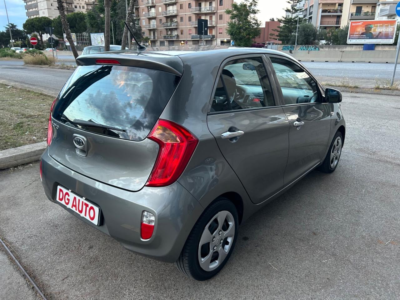 Kia Picanto 1.0 benzina 70 cavalli 2012