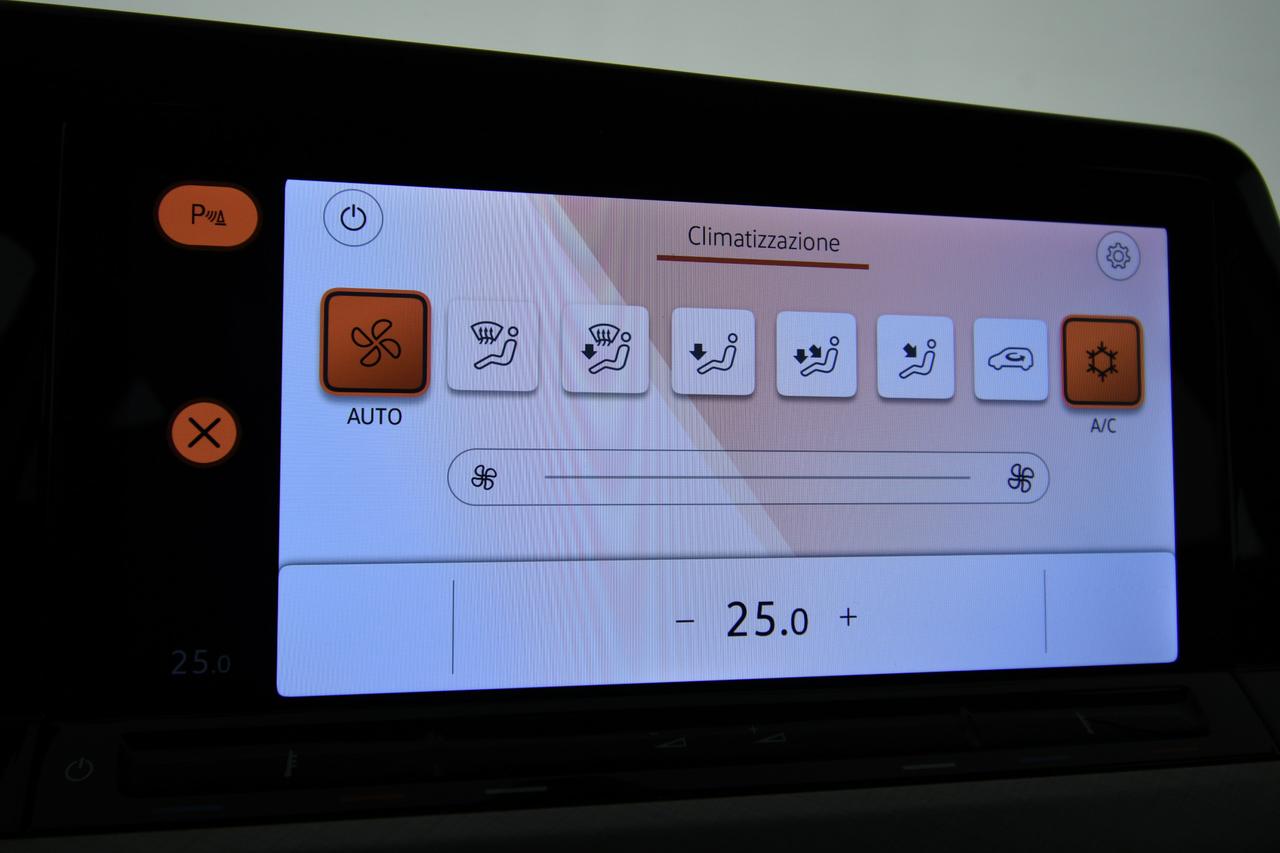 VOLKSWAGEN Golf 2.0 tdi Life 115cv CAMERA+ACC+APP CONNECT+NEOPATENTATI