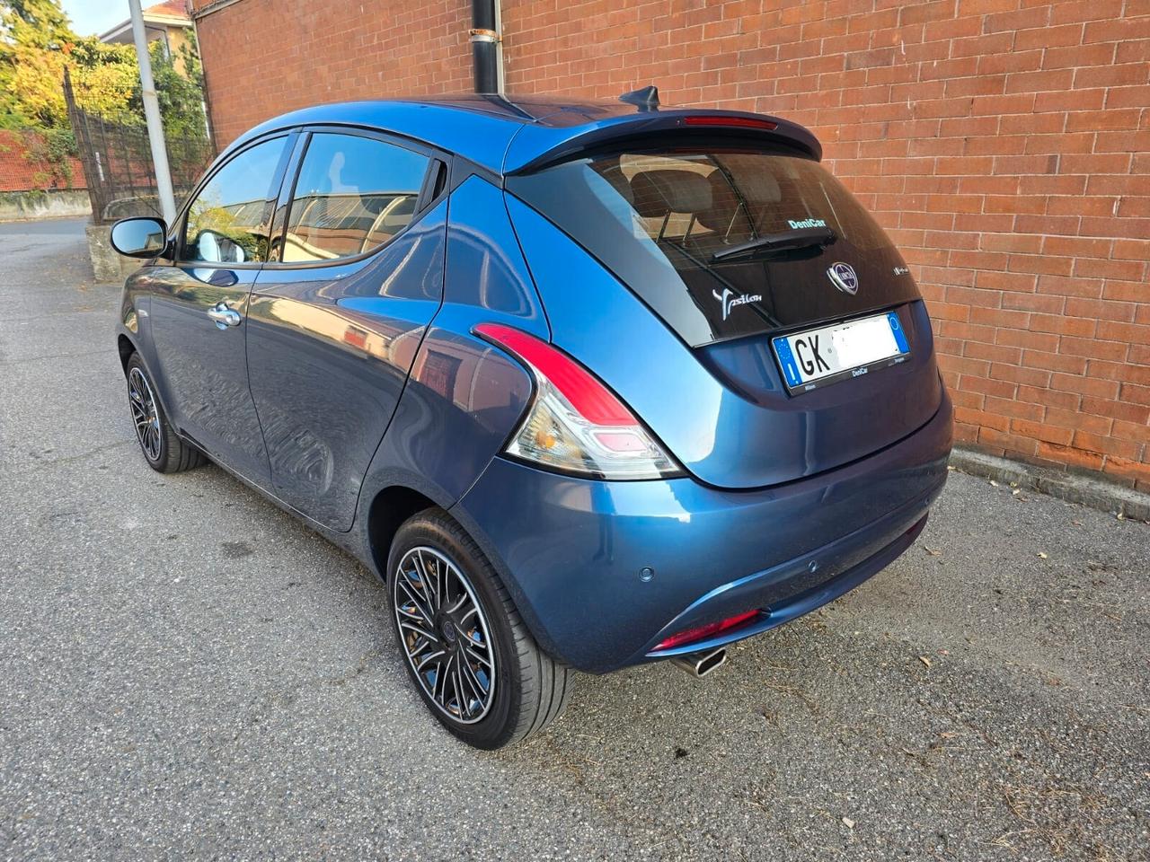 Lancia Ypsilon 1.0 FireFly 5 porte S&S Hybryd Gold