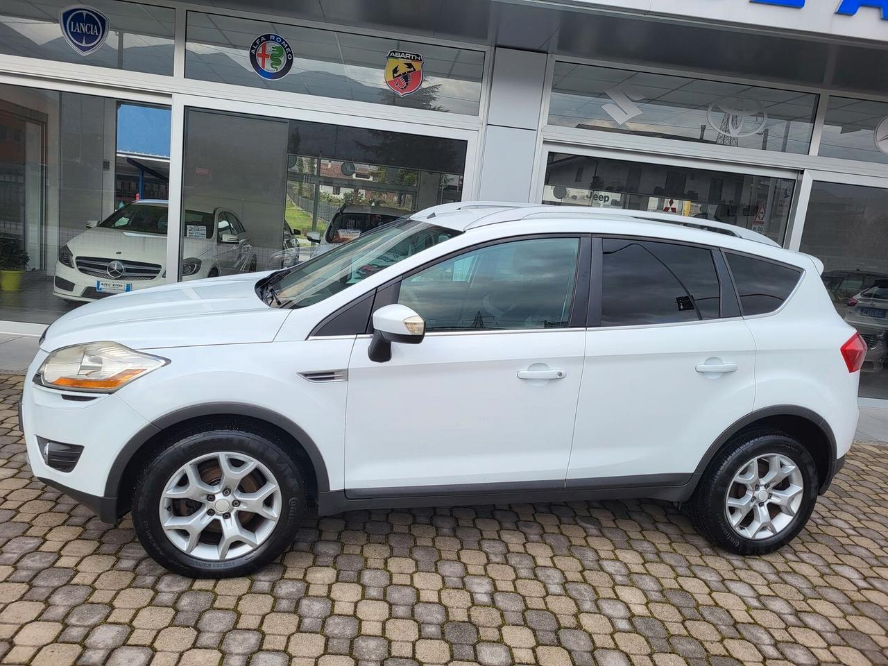 FORD KUGA TITANIUM 2WD 136cv NAVIGATORE / DISPLAY TOUCH / BLUETOOTH / DVD