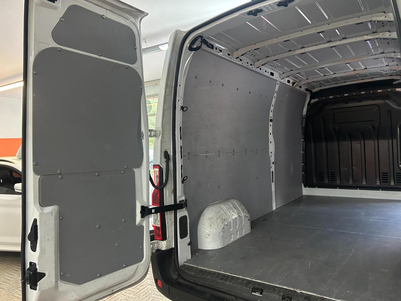 RENAULT Master master T35 2.3 dci 135cv L3H2 Ice Plus