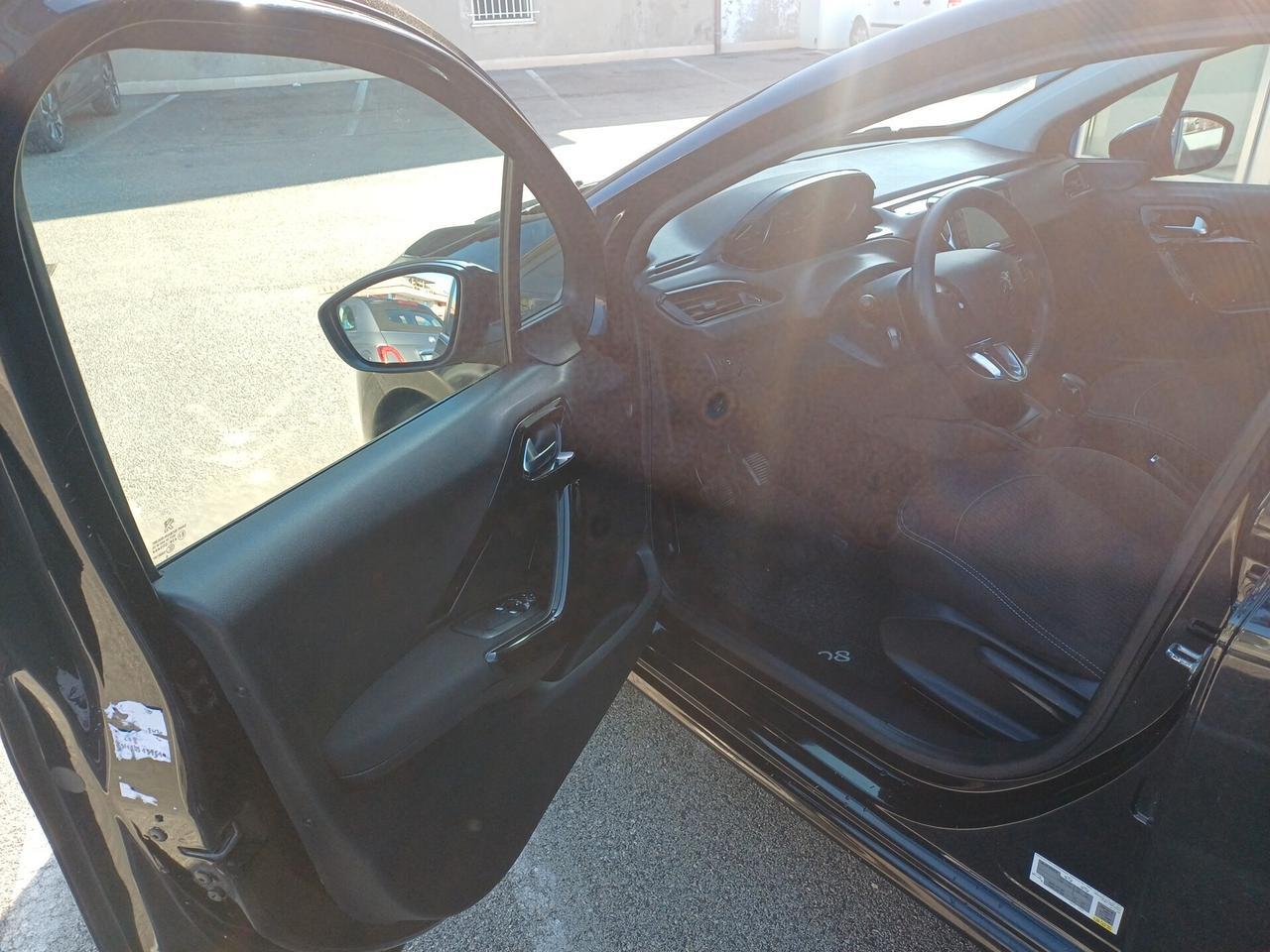 Peugeot 208 PureTech 82 5 porte Allure