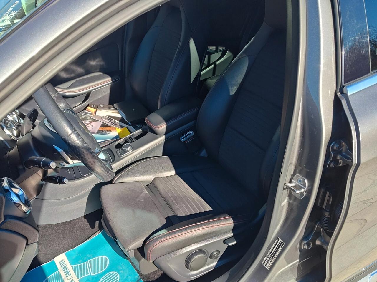 MERCEDES GLA 200D AUTOM. PREM. AMG LINE 2.0 136 CV