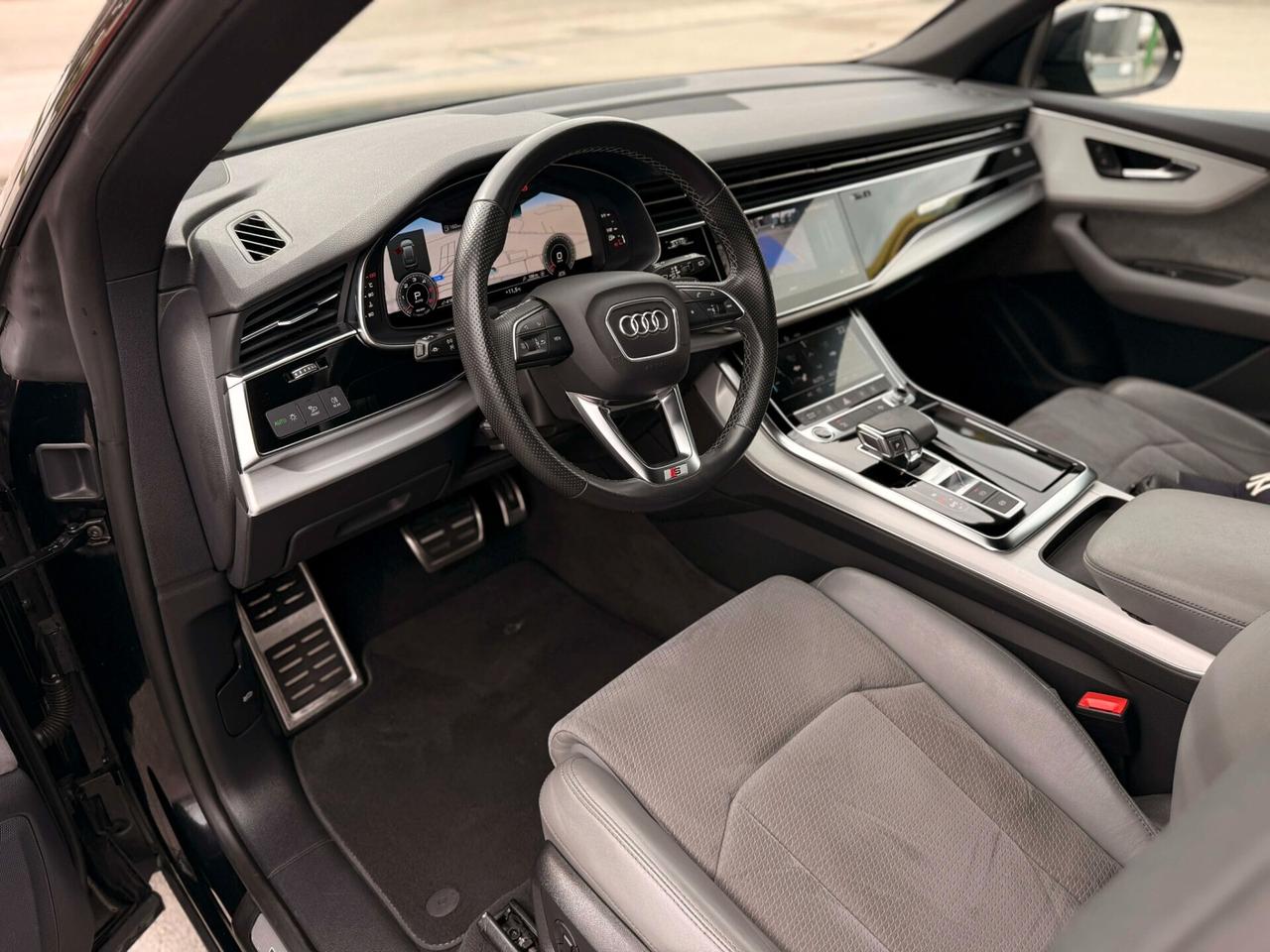 Audi Q8 50 TDI IDENTITY BLACK/23" RSQ8/PELLE