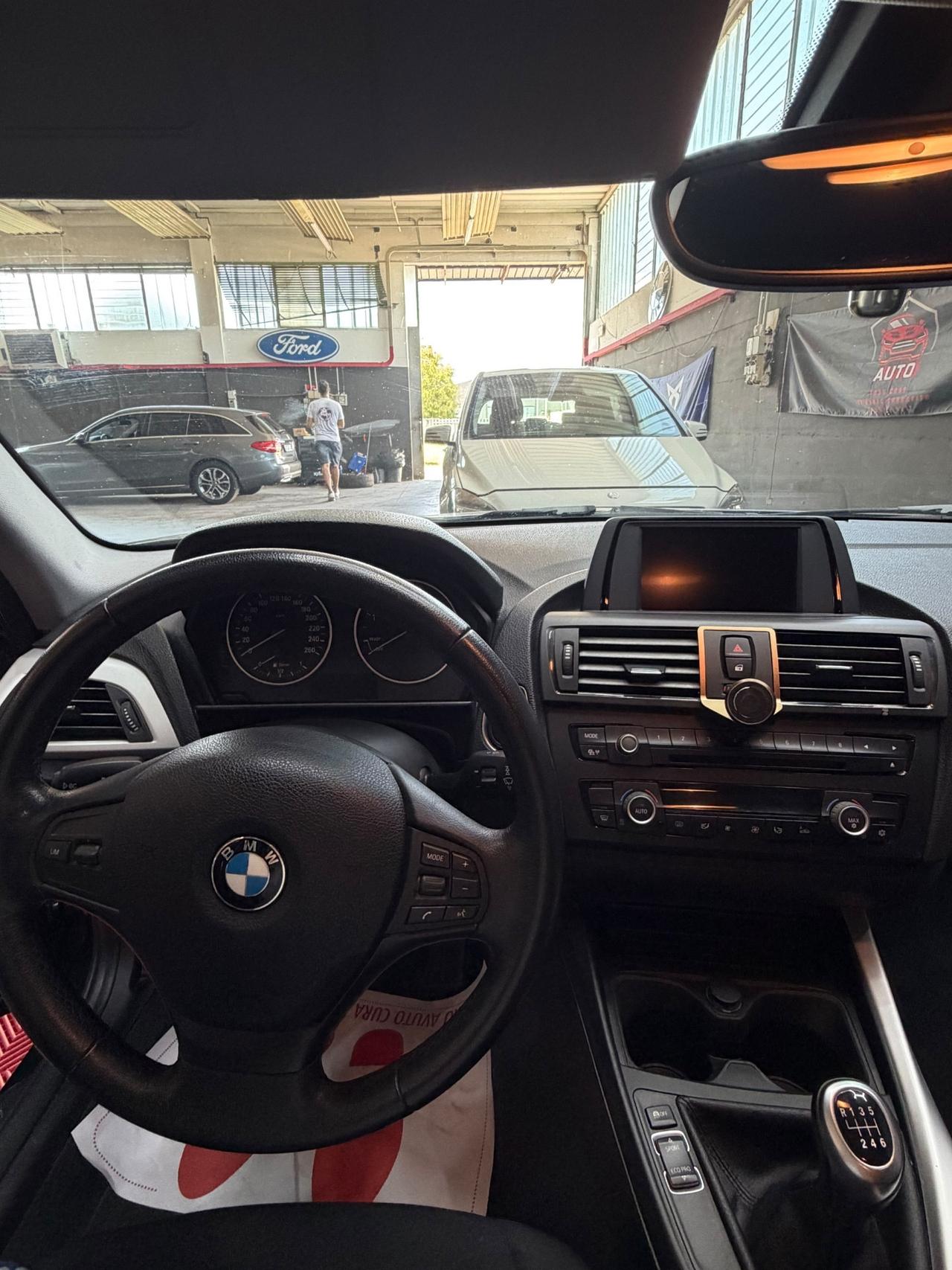 Bmw 118 118d 5p. Urban