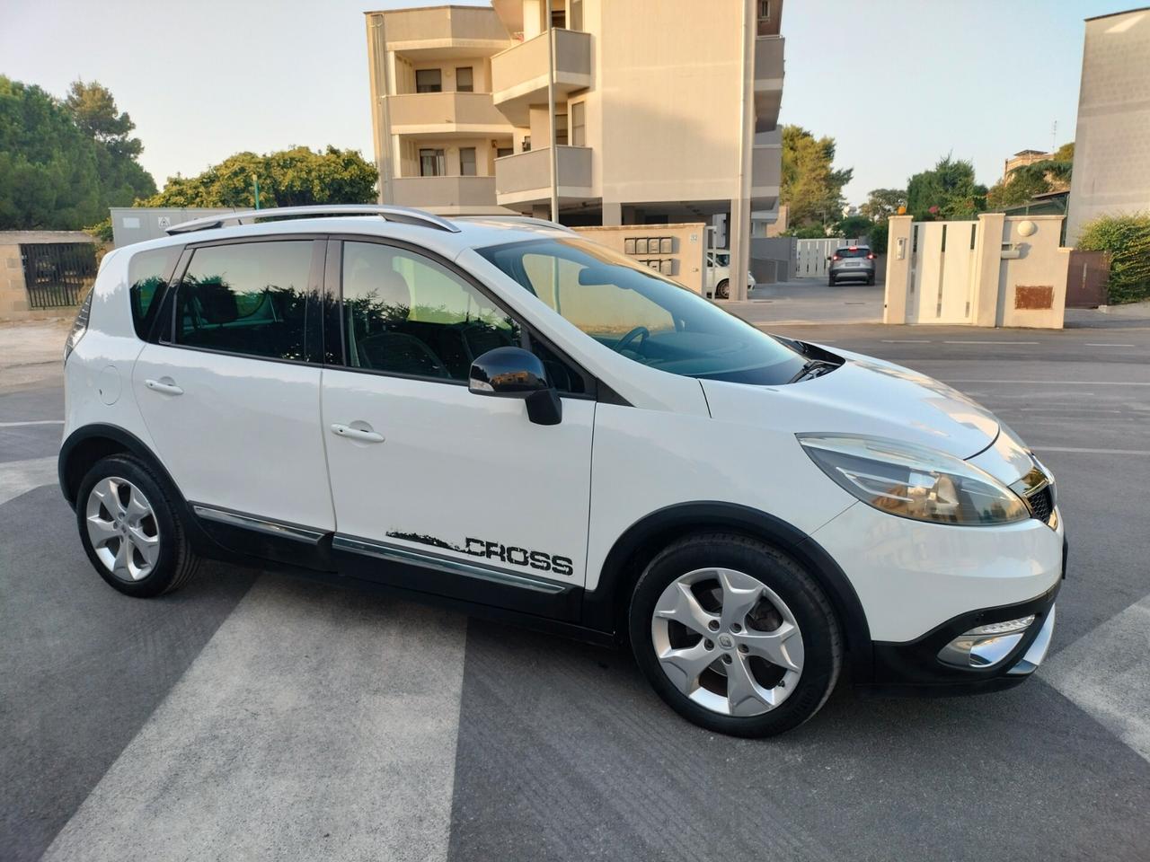 Renault Scenic Scénic XMod 1.5 dCi 110CV EDC Limited Cross