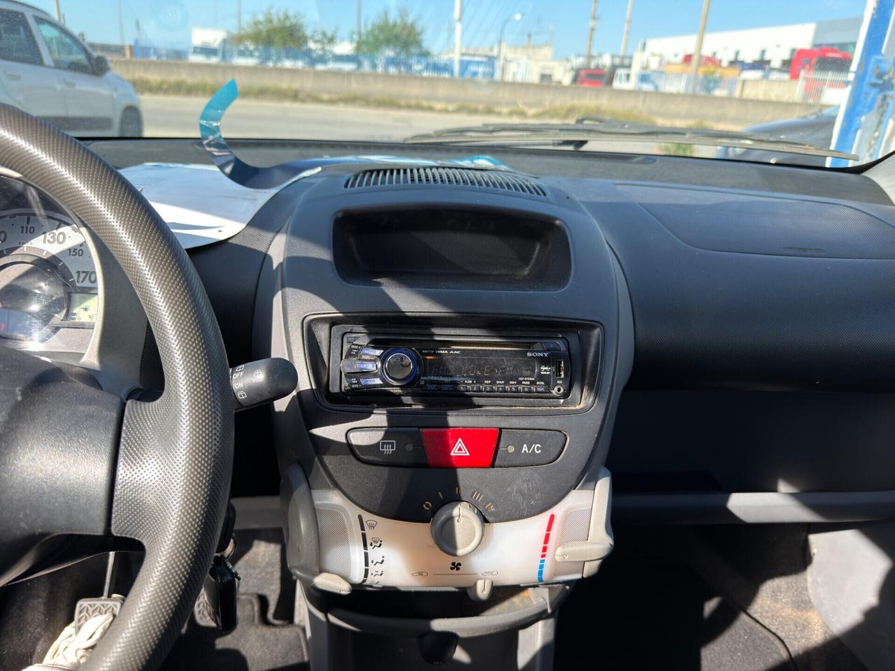 Toyota Aygo 1.0 12V VVT-i 5 porte Sol