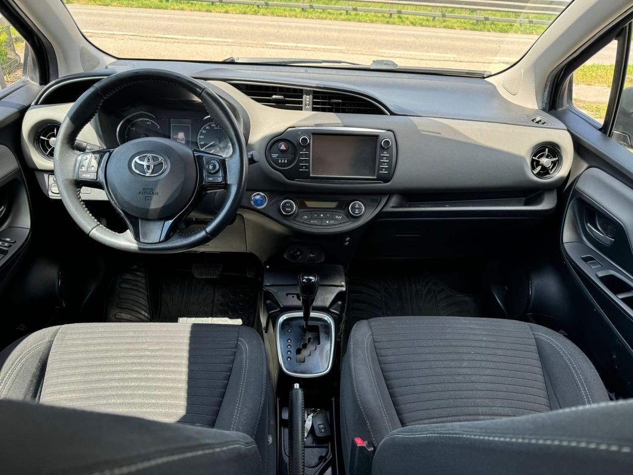 Toyota Yaris 1.5 Hybrid 5 porte NEOPATENTATI