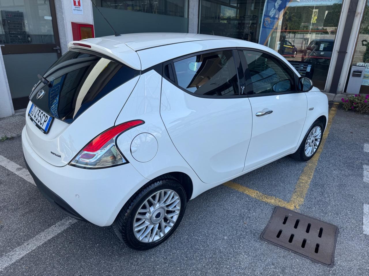 Lancia Ypsilon 0.9 TwinAir 85 CV Platinum 2013