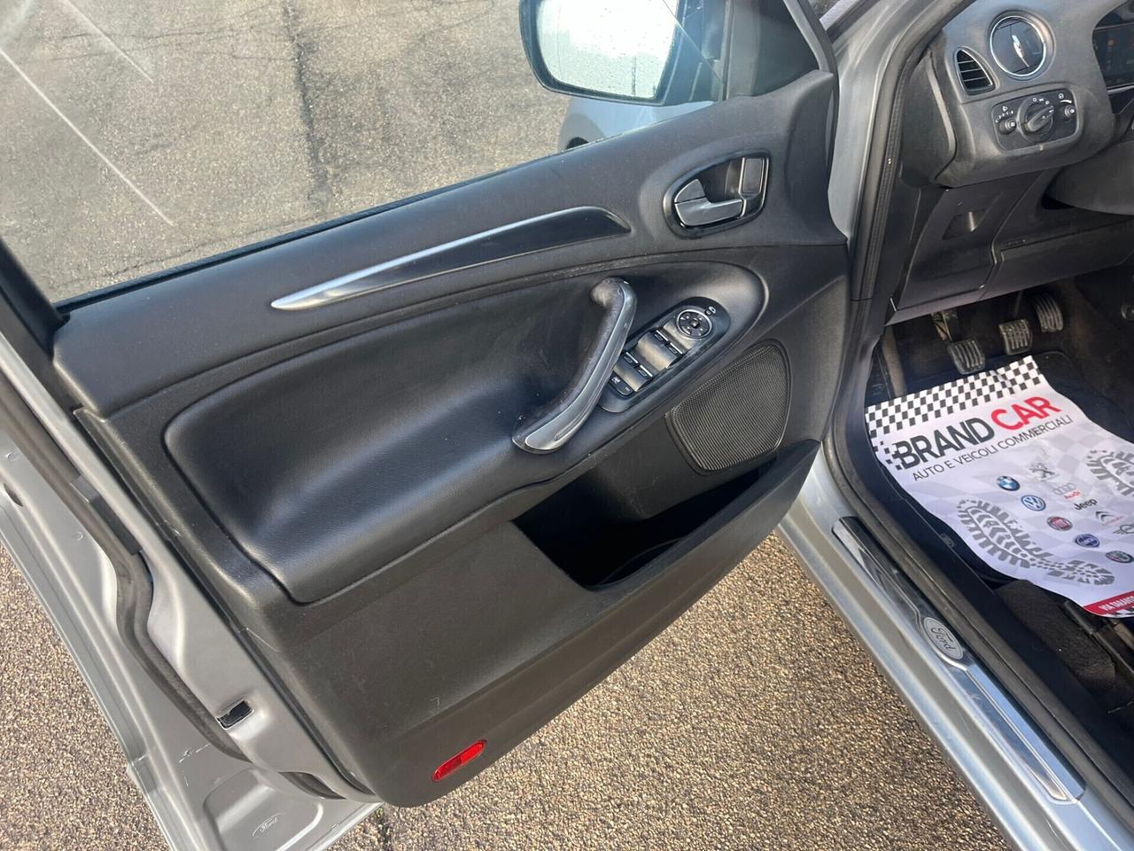 Ford S-Max 2.0 TDCi 140CV Titanium Unipro