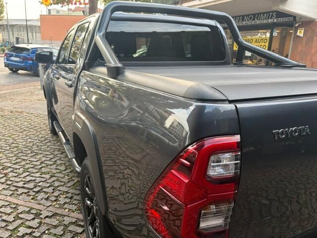 Toyota Hilux 2.4 D-4D A/T 4WD 4 porte Double Cab Invincible