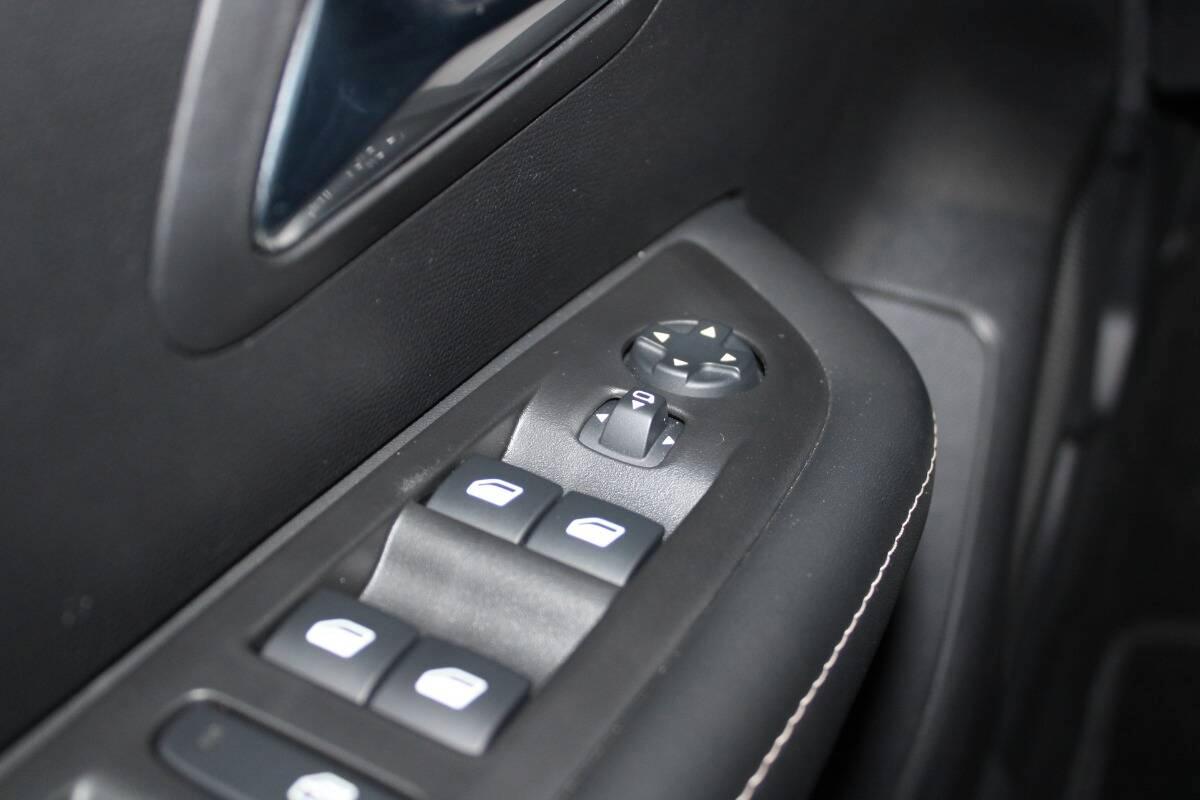 Peugeot 208 1.2 puretech Allure s&s 100cv Con NAVIGATORE