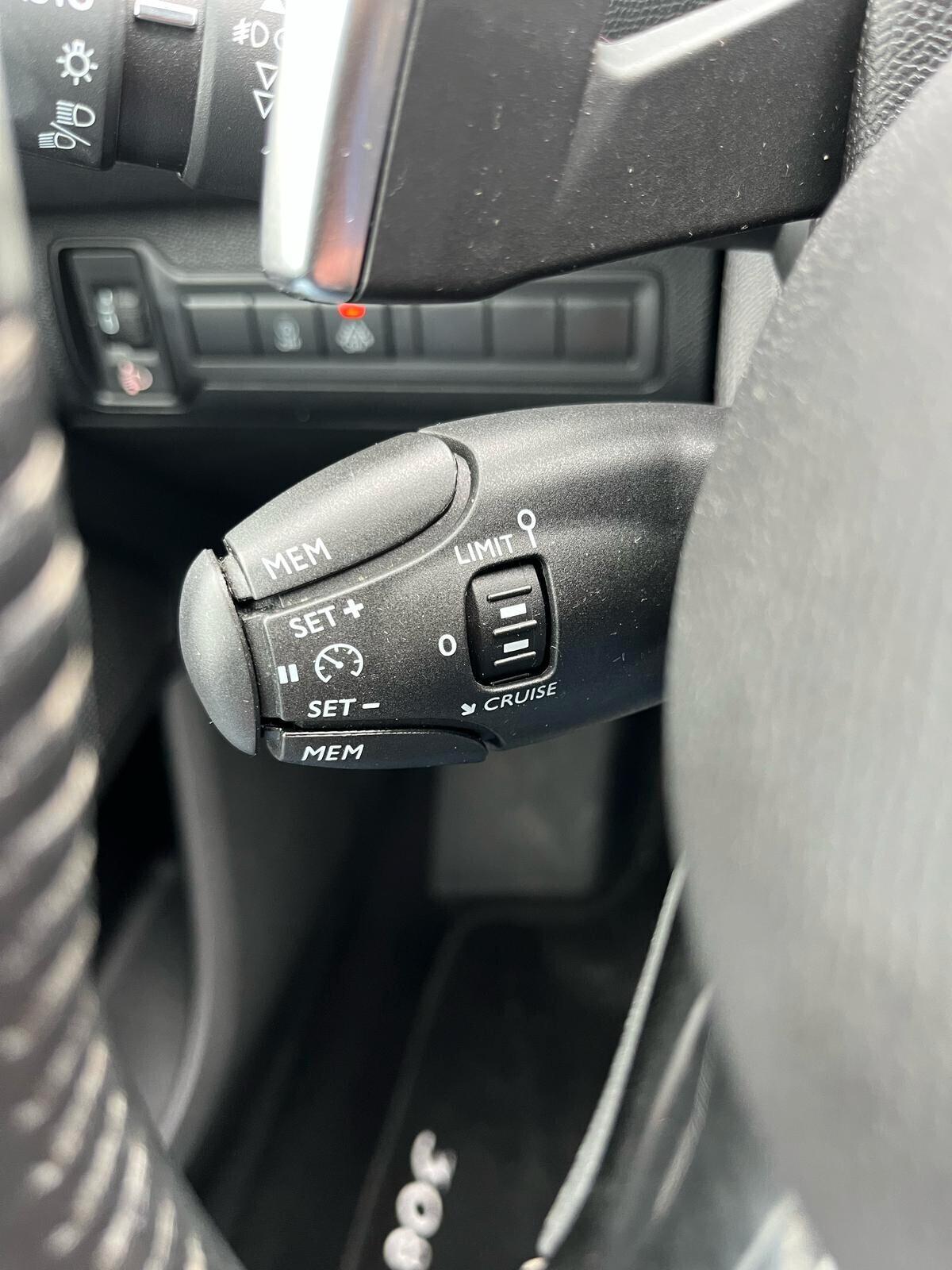 Peugeot 308 BlueHDi 130 S&S EAT8 Allure