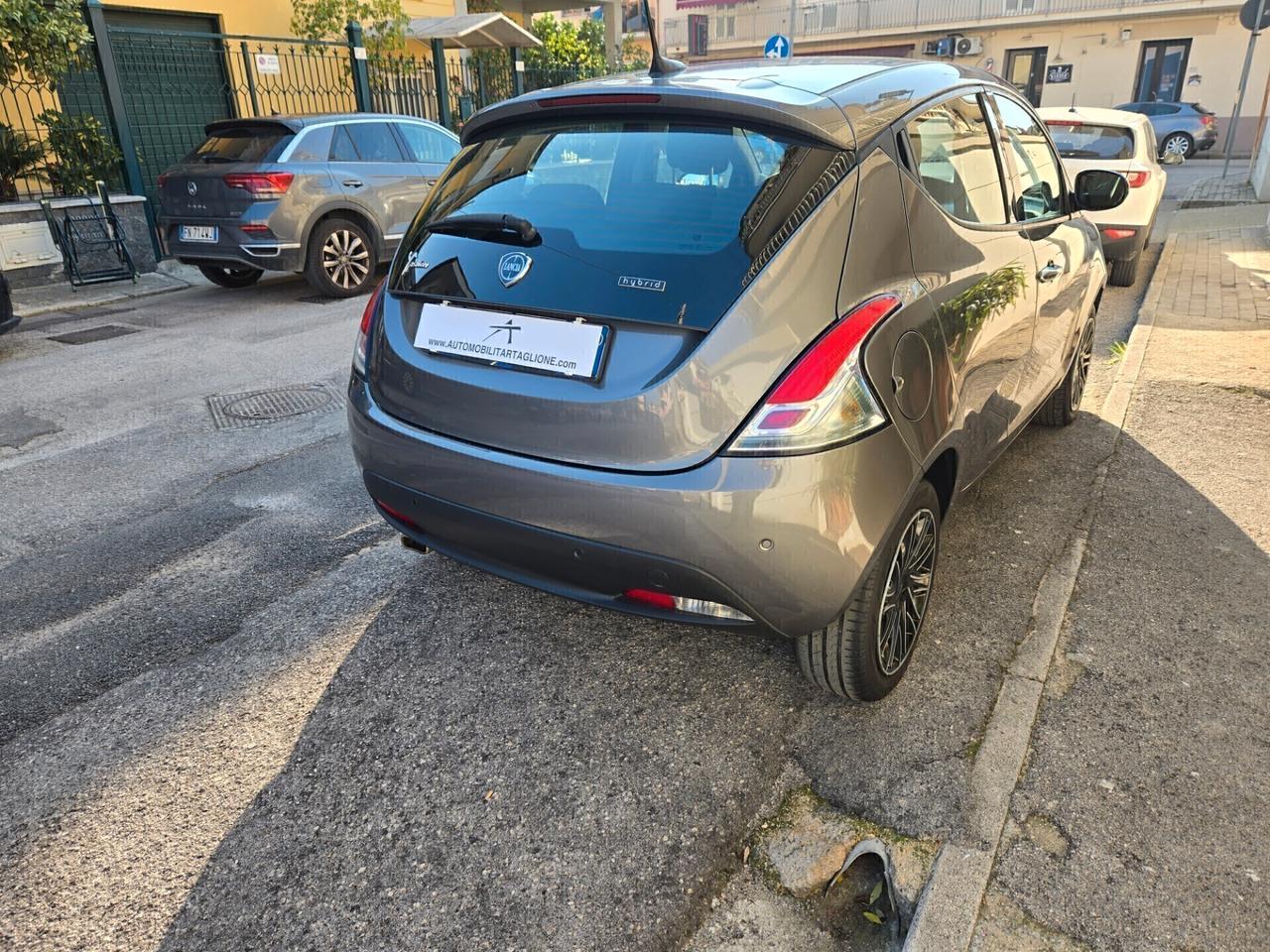 Lancia Ypsilon 1.0 FireFly 5 porte S&S Hybrid Gold