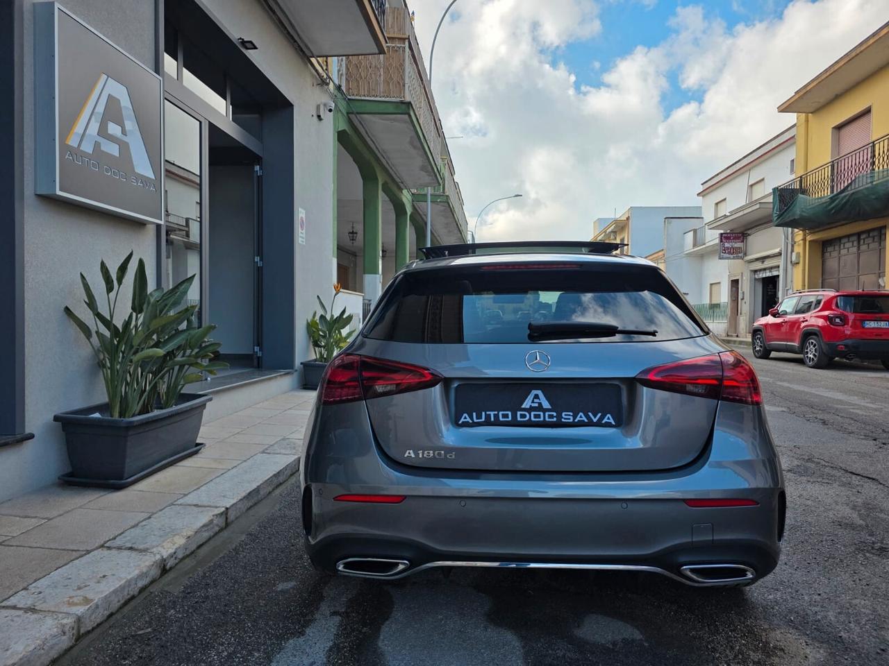 Mercedes A 180 d 1950 cc AMG/Premium/Tetto/Luci Ambiente...