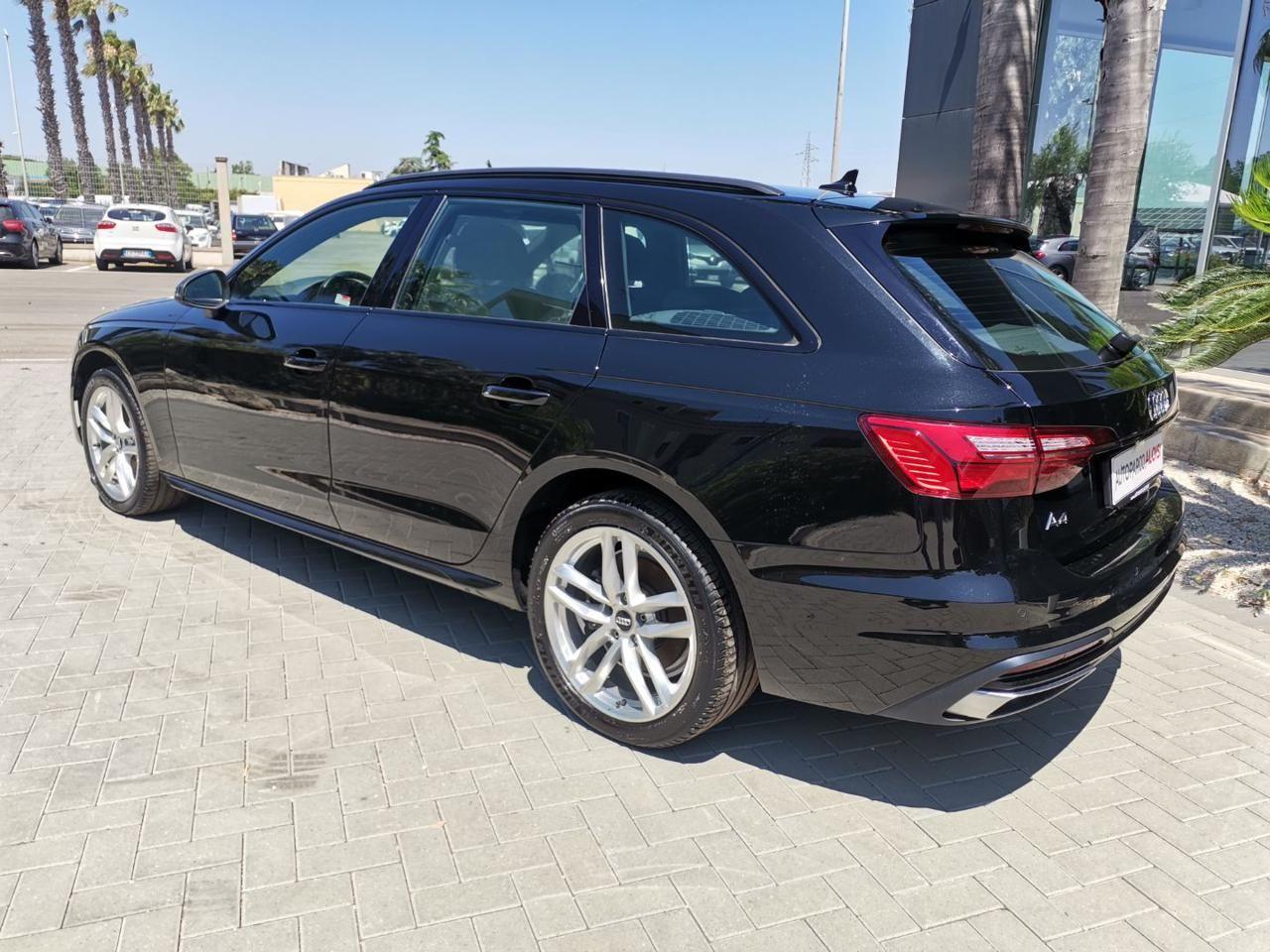 Audi A4 Avant 40 TDI S tronic TOTAL BLACK
