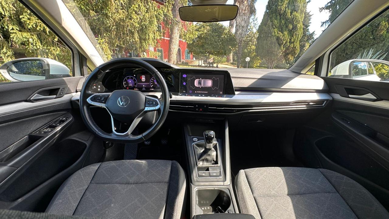Volkswagen Golf 2.0 TDI 115 CV SCR Life 2023 NEOPATENT leggi testo PERFETTA