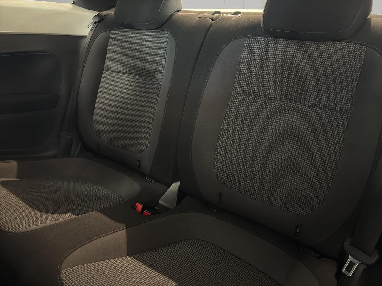 Volkswagen Maggiolino 1.6 tdi Design 105cv
