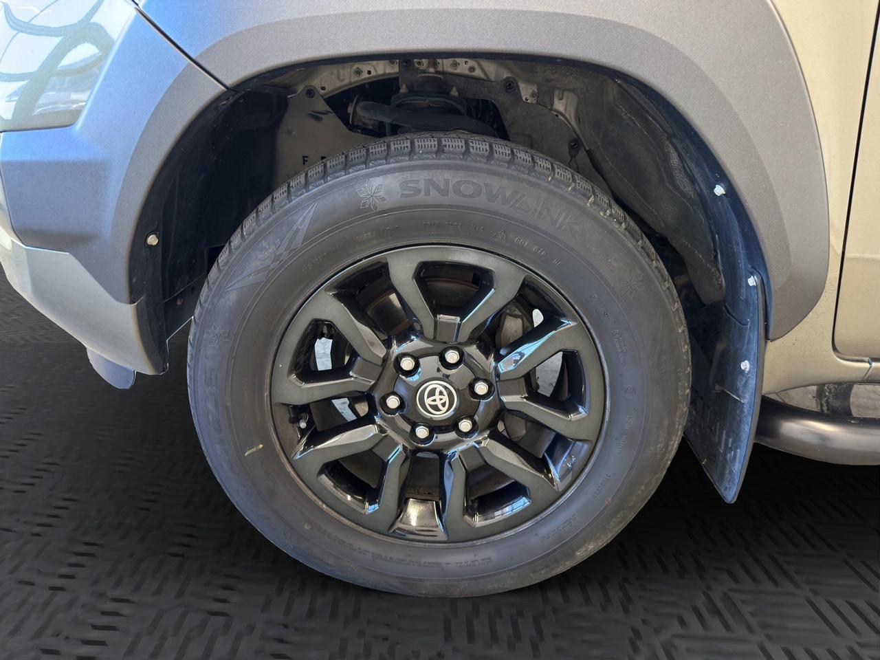 Toyota Hilux 2.8 d double cab Invincible 4wd auto