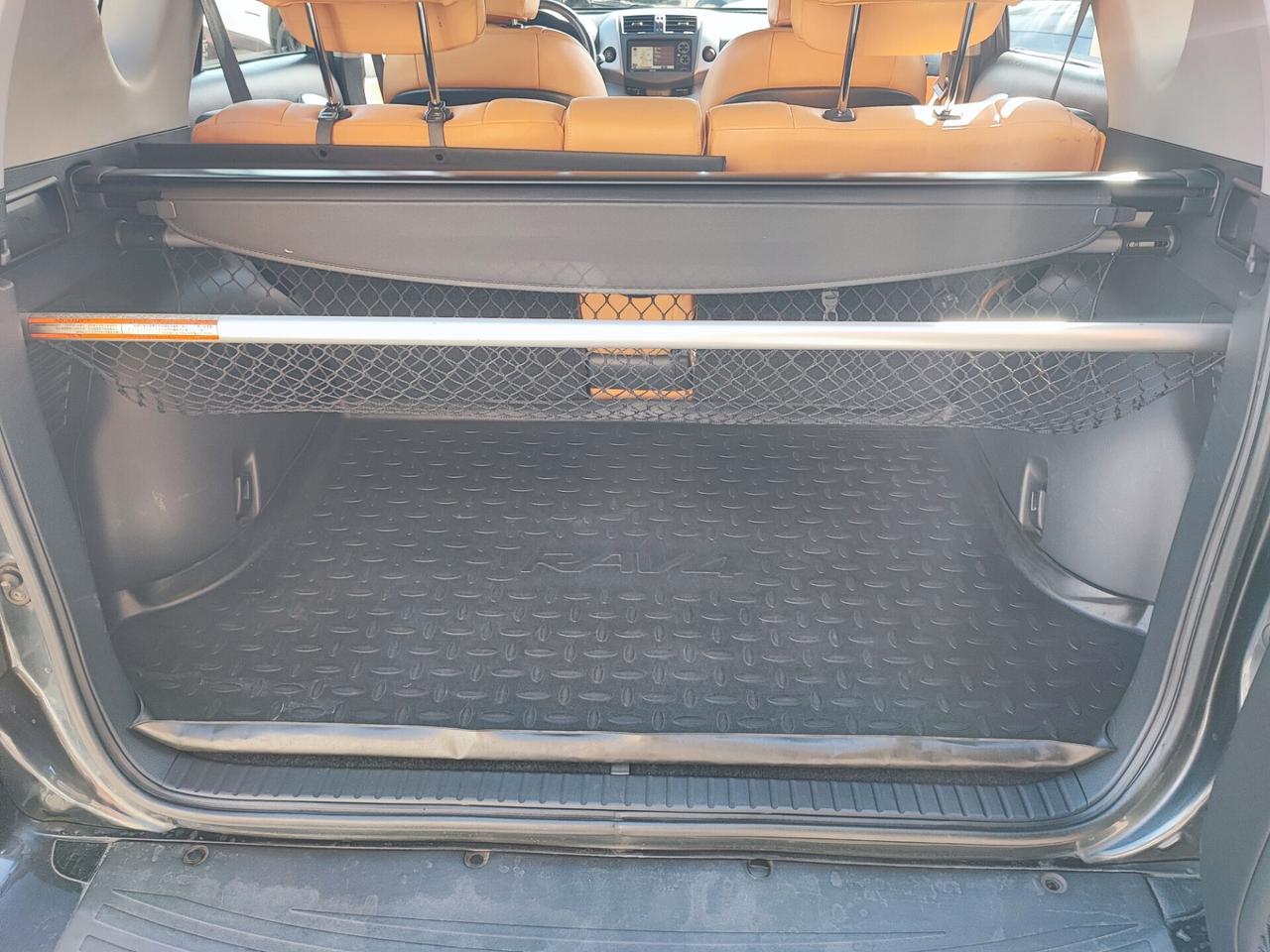 Toyota RAV4 2.2 D-4D 136CV Luxury- GancioTraino