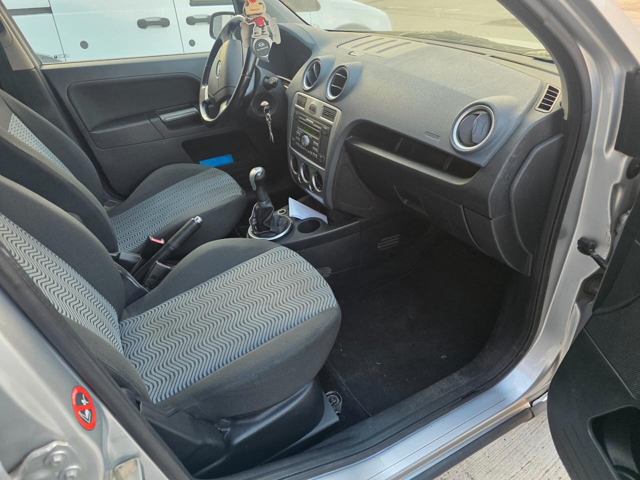Ford Fusion 1.4 16V 5p. Titanium