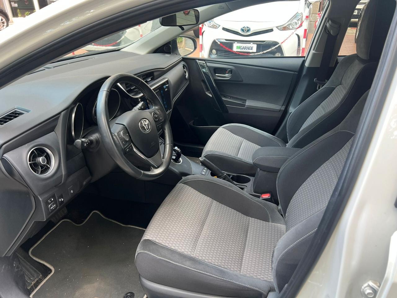 Toyota Auris TS 1.8 Hybrid Style