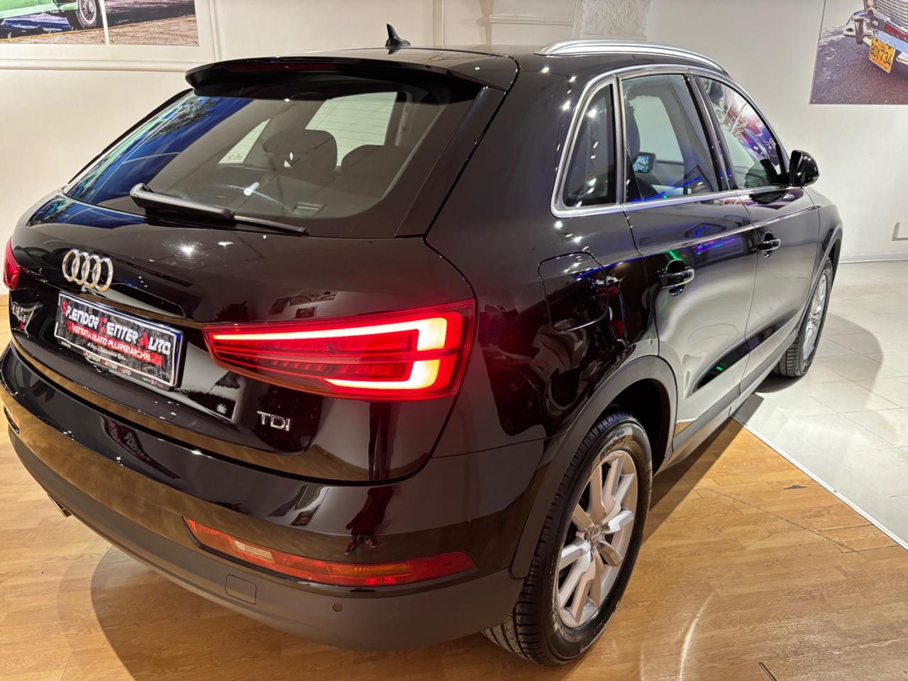 Audi Q3 2.0 TDI 120 CV Business