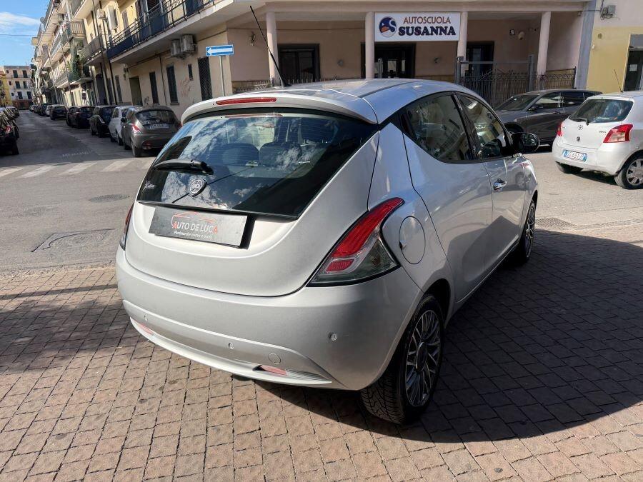 lancia ypsilon 1.2 platino certificata unproprieta