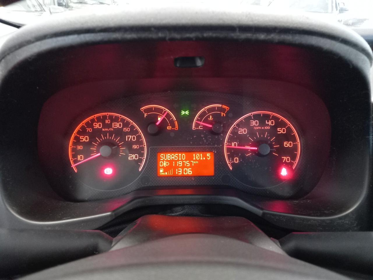 Fiat Fiorino 1.4 8V Combi Semivetrato Natural Power SX