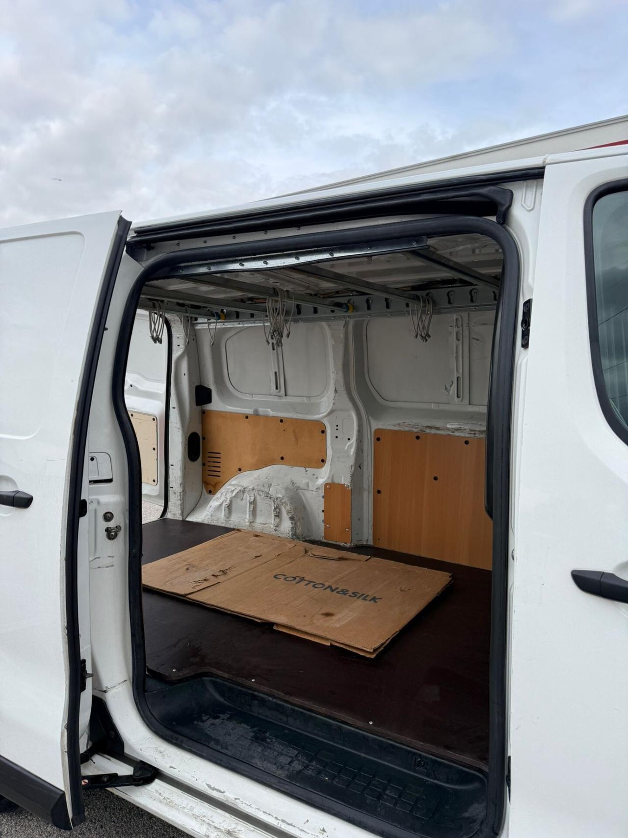 Peugeot Expert 2.0 BlueHDi 120 CV 2017