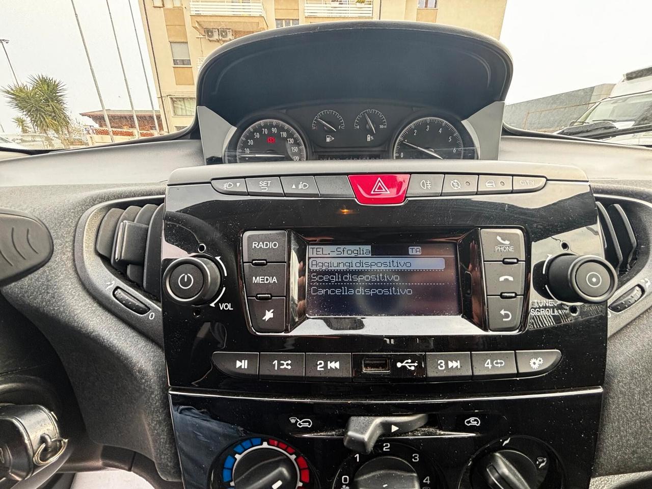 Lancia Ypsilon 1.0 FireFly 5 porte S&S Hybrid Gold