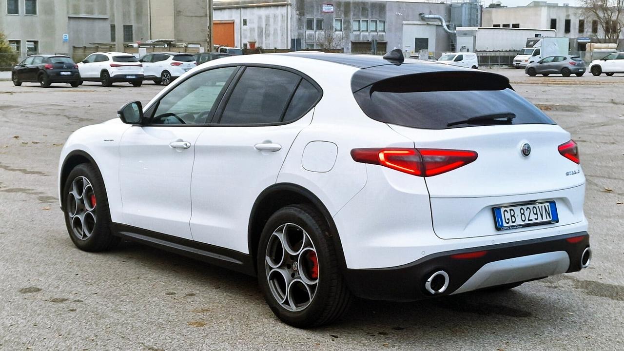 Alfa Romeo Stelvio 2.2 Turbodiesel 160 CV AT8 RWD Super