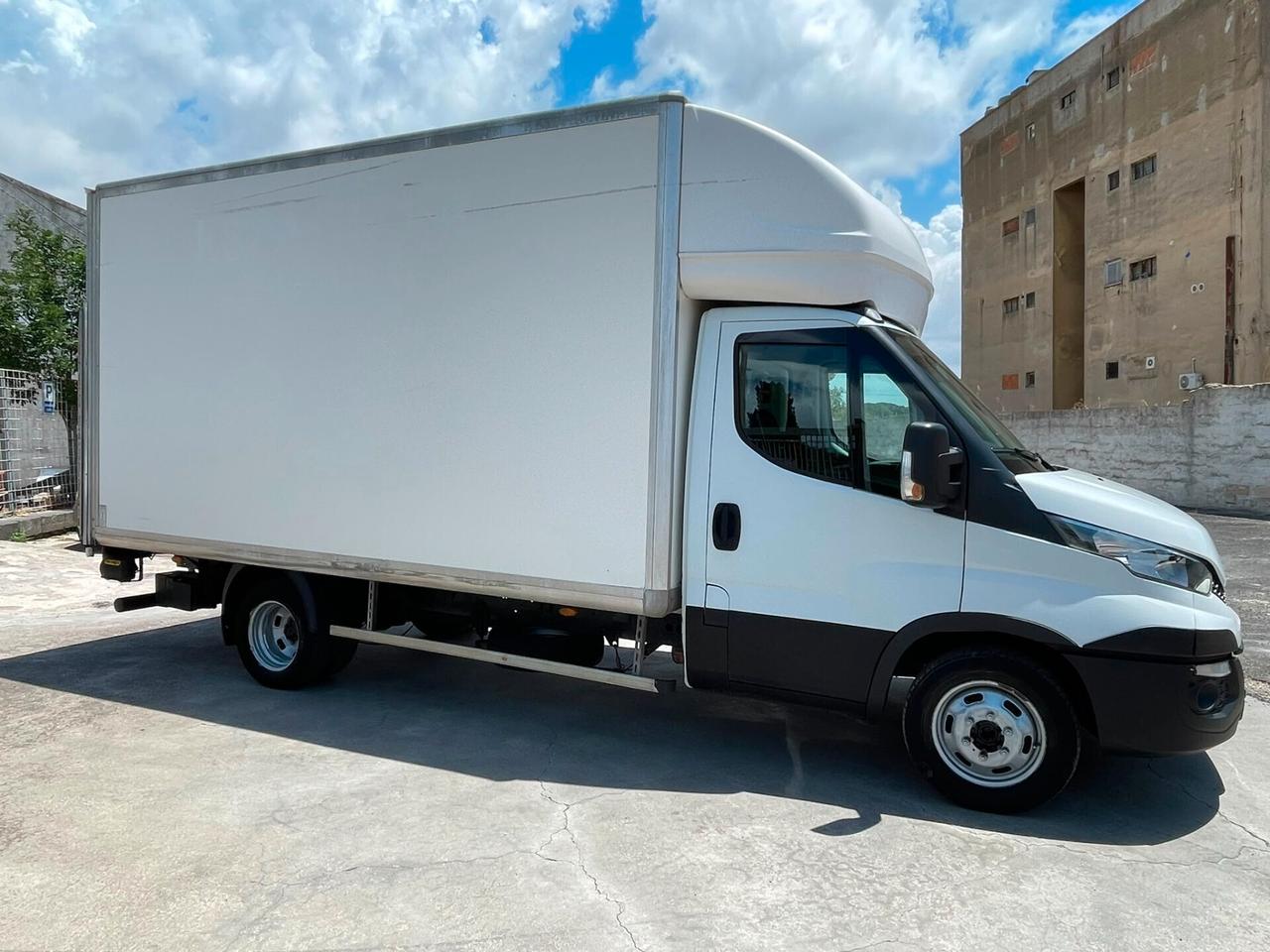 IVECO DAILY FURGONE CASSA E SPONDA IDRAULICA 35C13