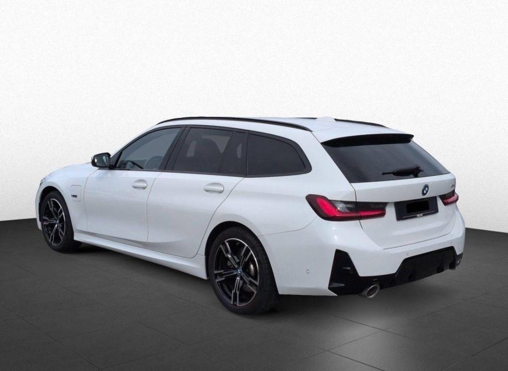 BMW 320 e Touring M SPORT