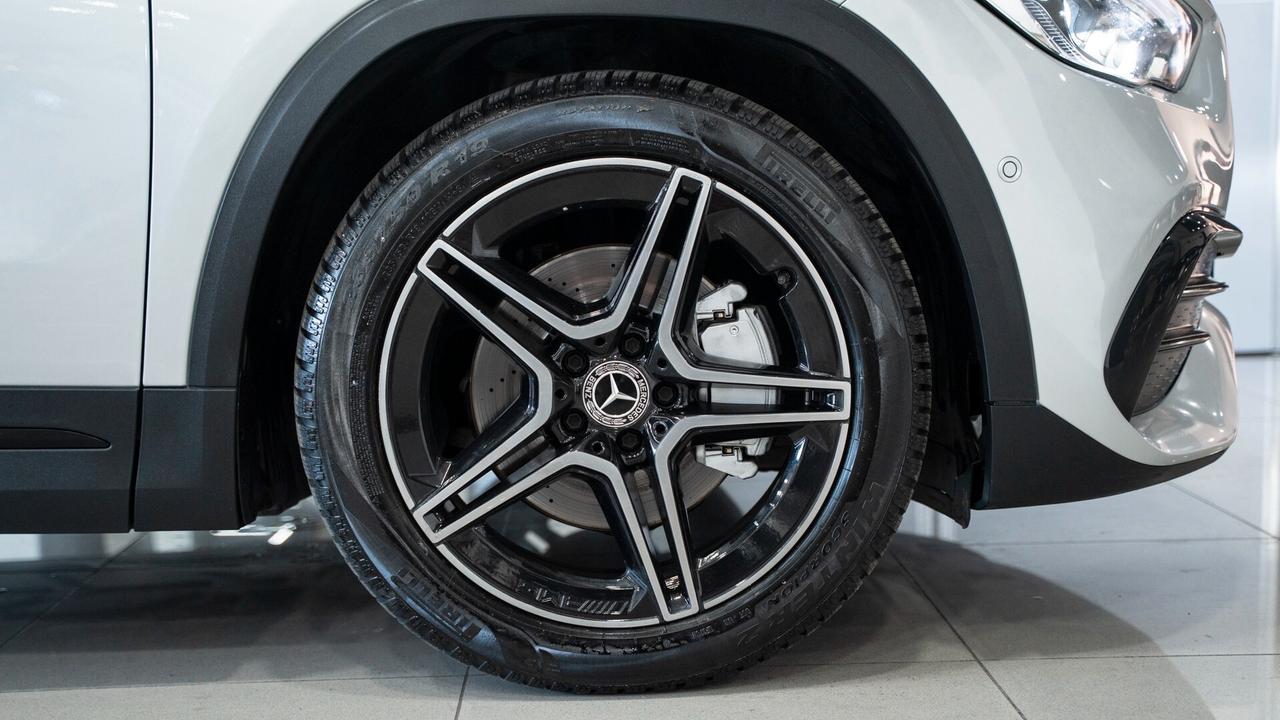 Mercedes-benz GLA 200 D PREMIUM PLUS AMG TETTO PACK LUCI MULTIBEAM FULL OPTIONAL