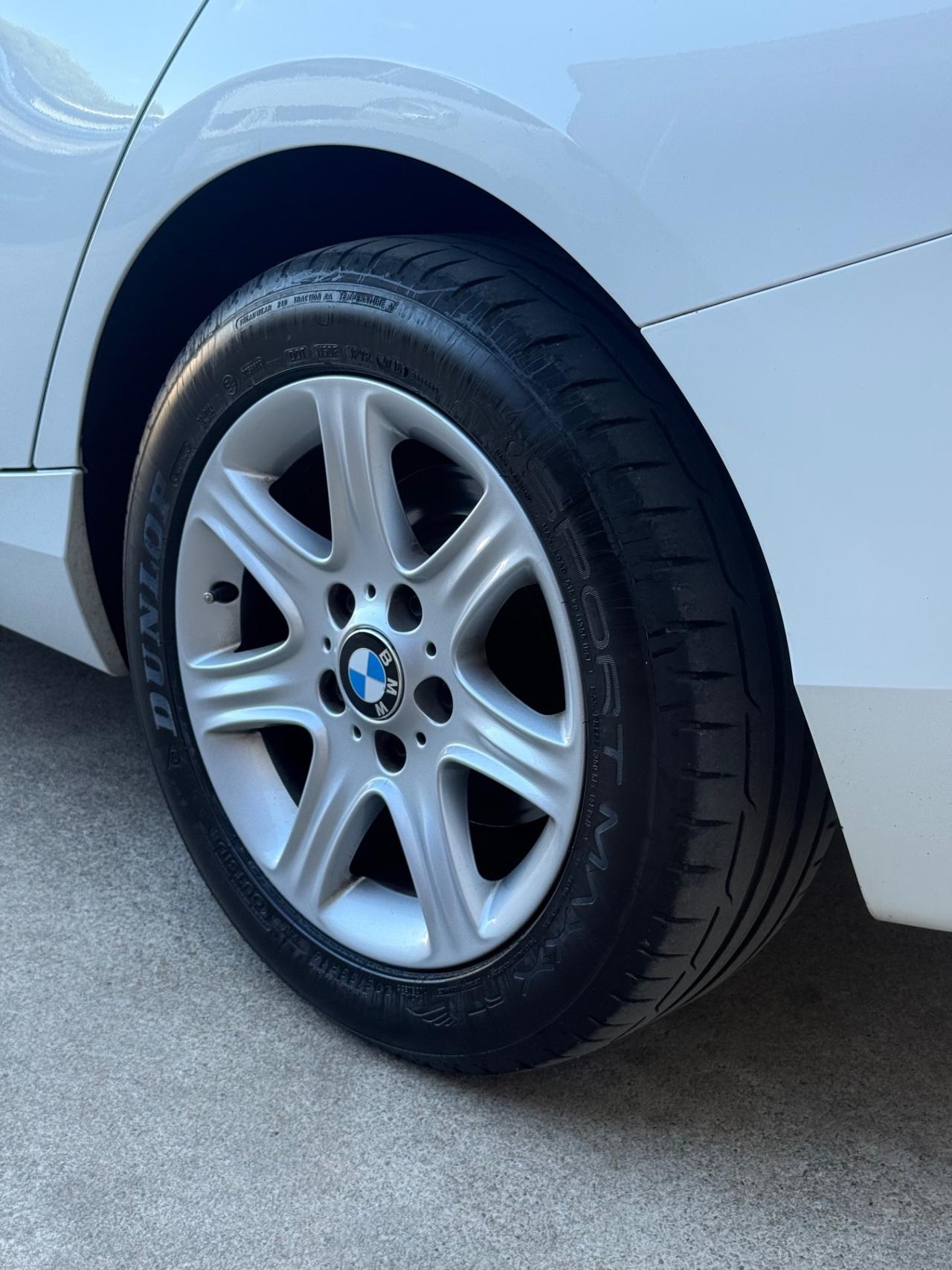 Bmw 118 118d 5p. Unique