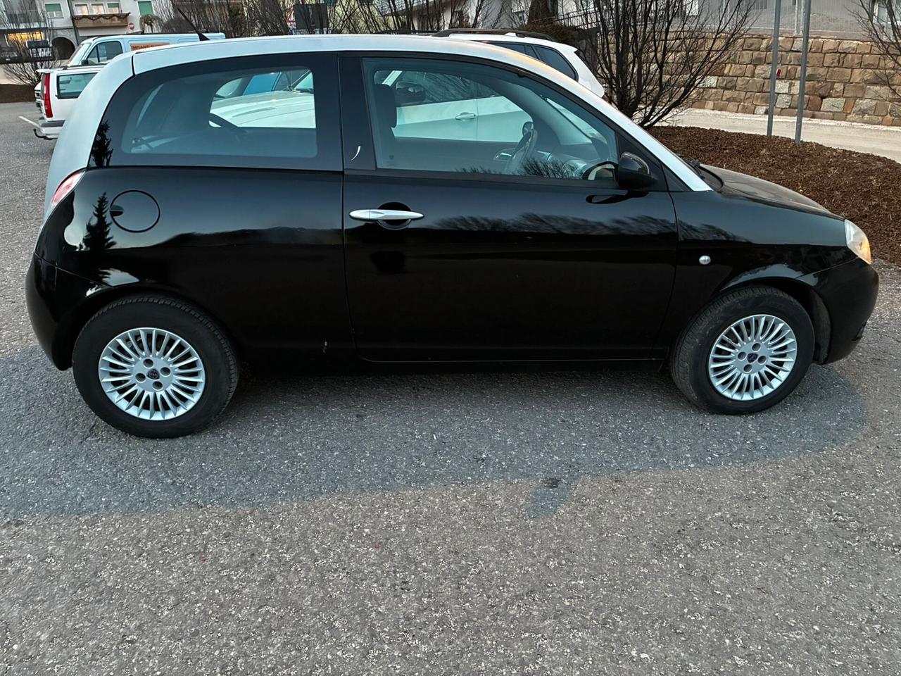 LANCIA YPSILON 1.2 ORO - NEOPATENTATI