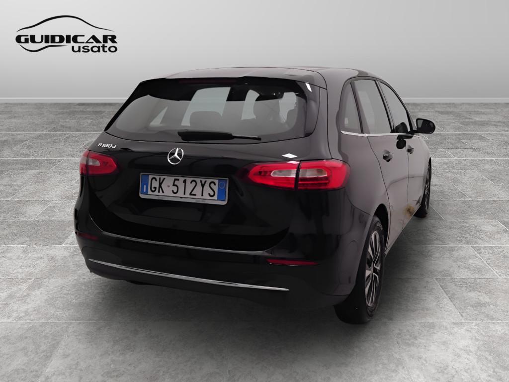 Mercedes-Benz Classe B - W247 2018 - B 180 d Sport auto