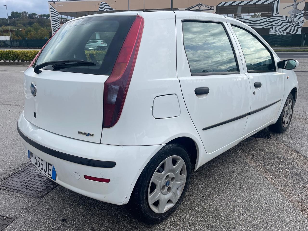 FIAT PUNTO 1.3 DIESEL MULTIJET 130.000 KM NEOPATENTATI 2007.