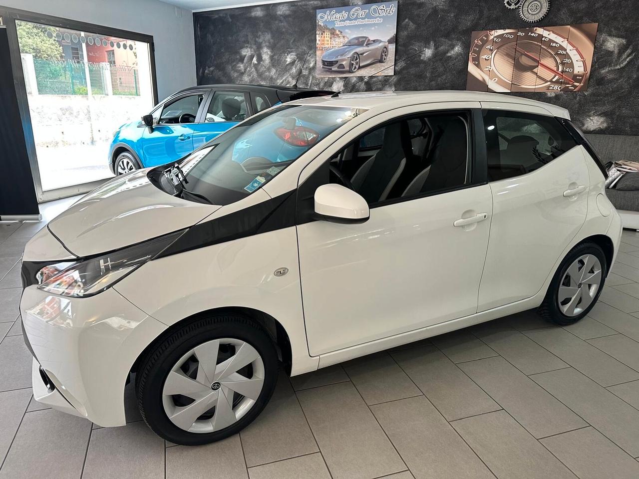 Toyota Aygo 1.0 VVT-i 69 CV 5 porte x-wave
