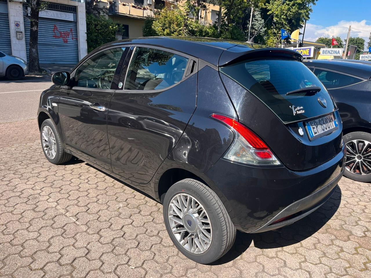 Lancia Ypsilon 0.9 TwinAir 85 CV 5 P Metano Ecochic Gold - 2013