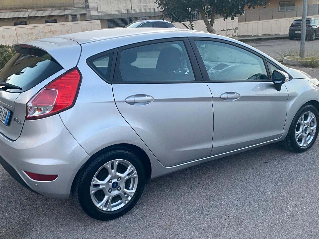 Ford Fiesta 1.5 TDCi 75CV 5 porte