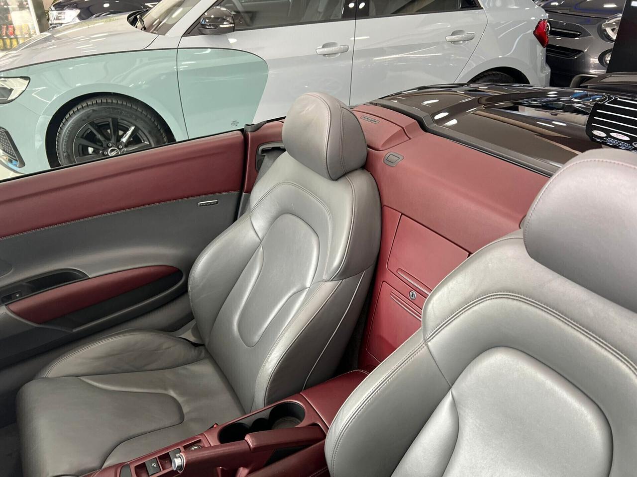 NUOVA AUDI R8 5.2 V10 FSI 525CV QUATTRO R-TRONIC CABRIO IDENTITY BLACK