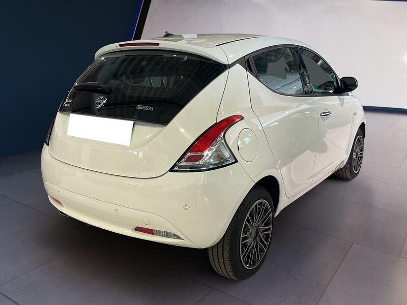 Lancia Ypsilon III 2015 1.0 hybrid Gold s&s 70cv