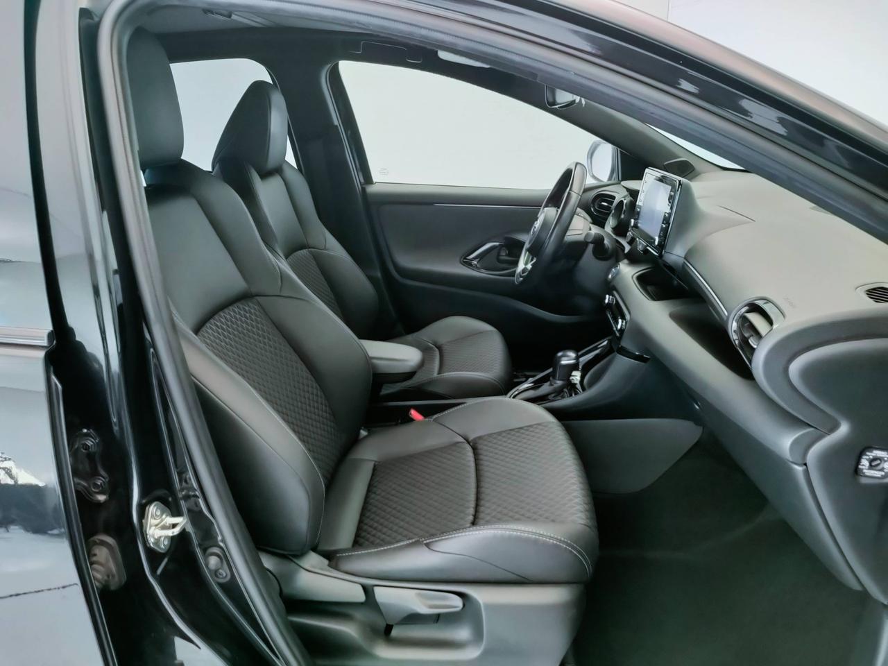 TOYOTA Yaris IV 2020 - Yaris 1.5h Lounge