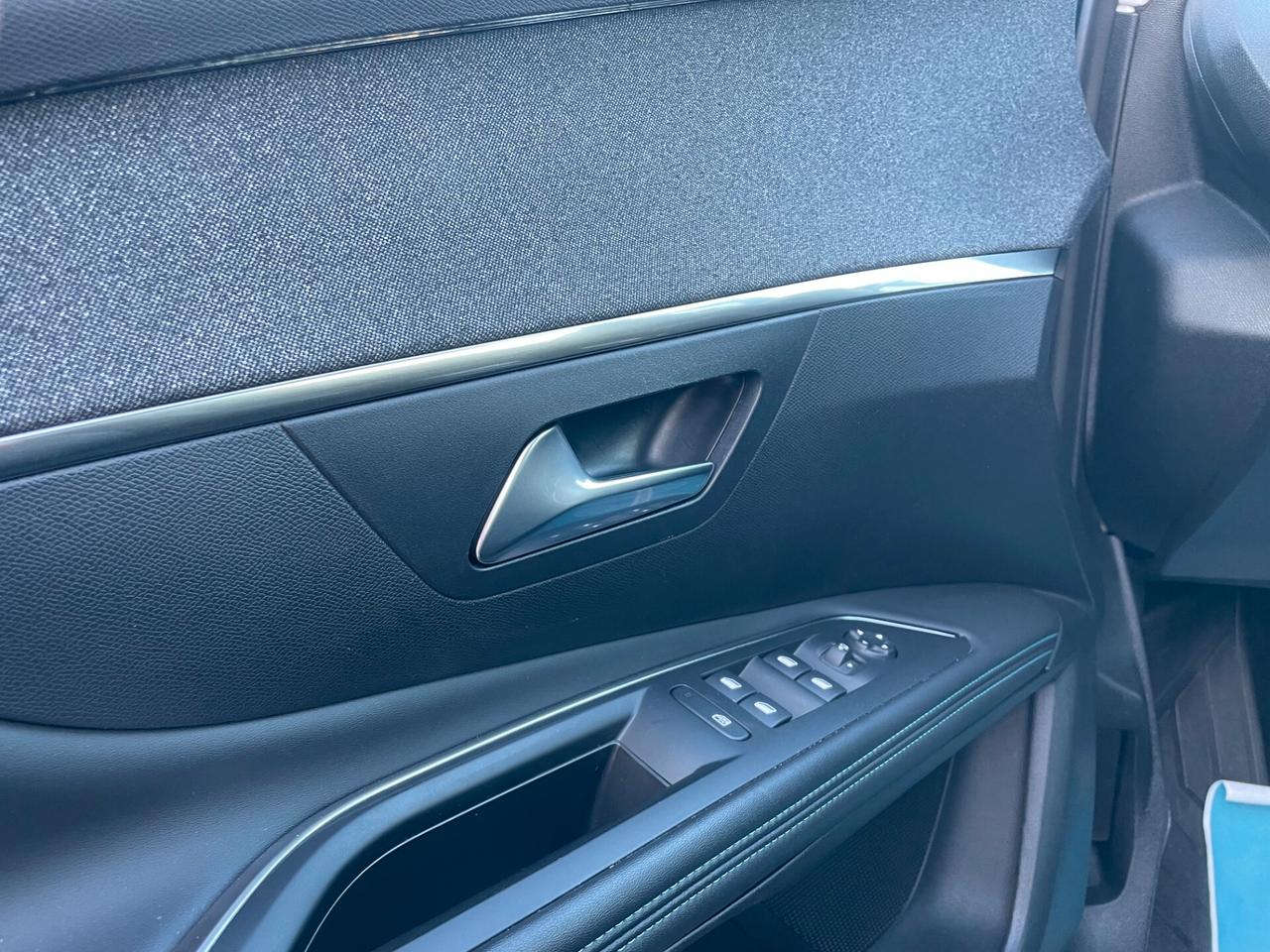 Peugeot 3008 BlueHDi 130 S&S Allure Pack "Km 80.000"