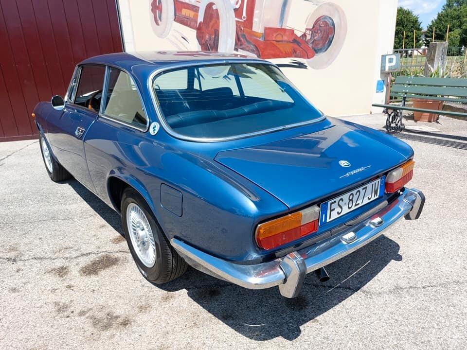 Alfa Romeo GT 2000 Veloce del 1973