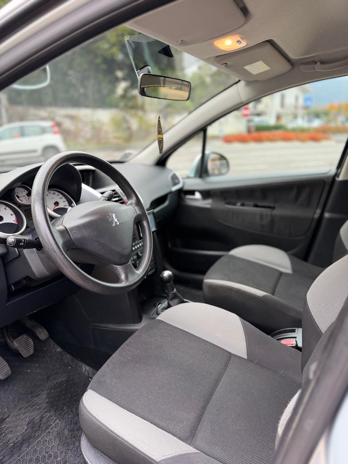 Peugeot 207 1.4 VTi 95CV SW XS Ciel